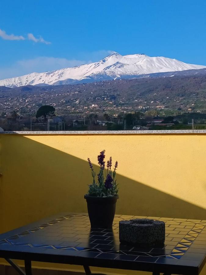Appartement Yellow House à Fiumefreddo di Sicilia Extérieur photo