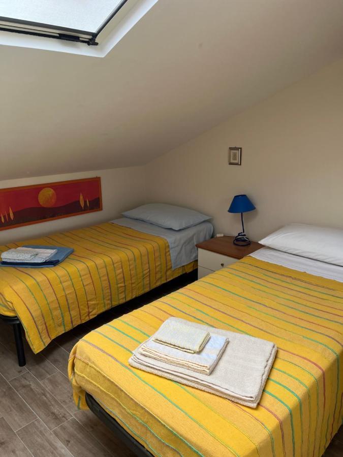 Appartement Yellow House à Fiumefreddo di Sicilia Extérieur photo